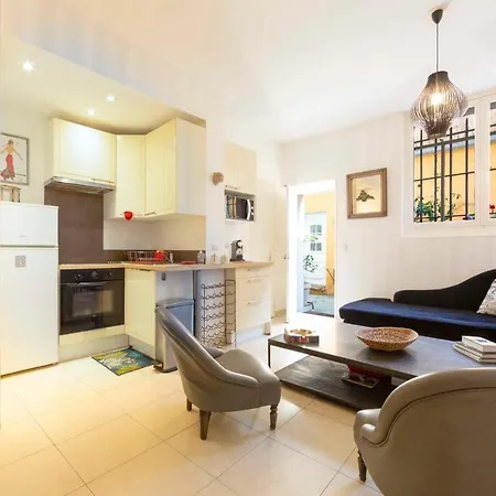 Apartman Atypical One-Bedroom Apartment In The Heart Of Old Antibes!